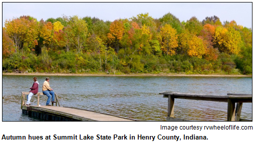 Autumn hues at Summit Lake State Park in Henry County, Indiana. Image courtesy rvwheeloflife.com.